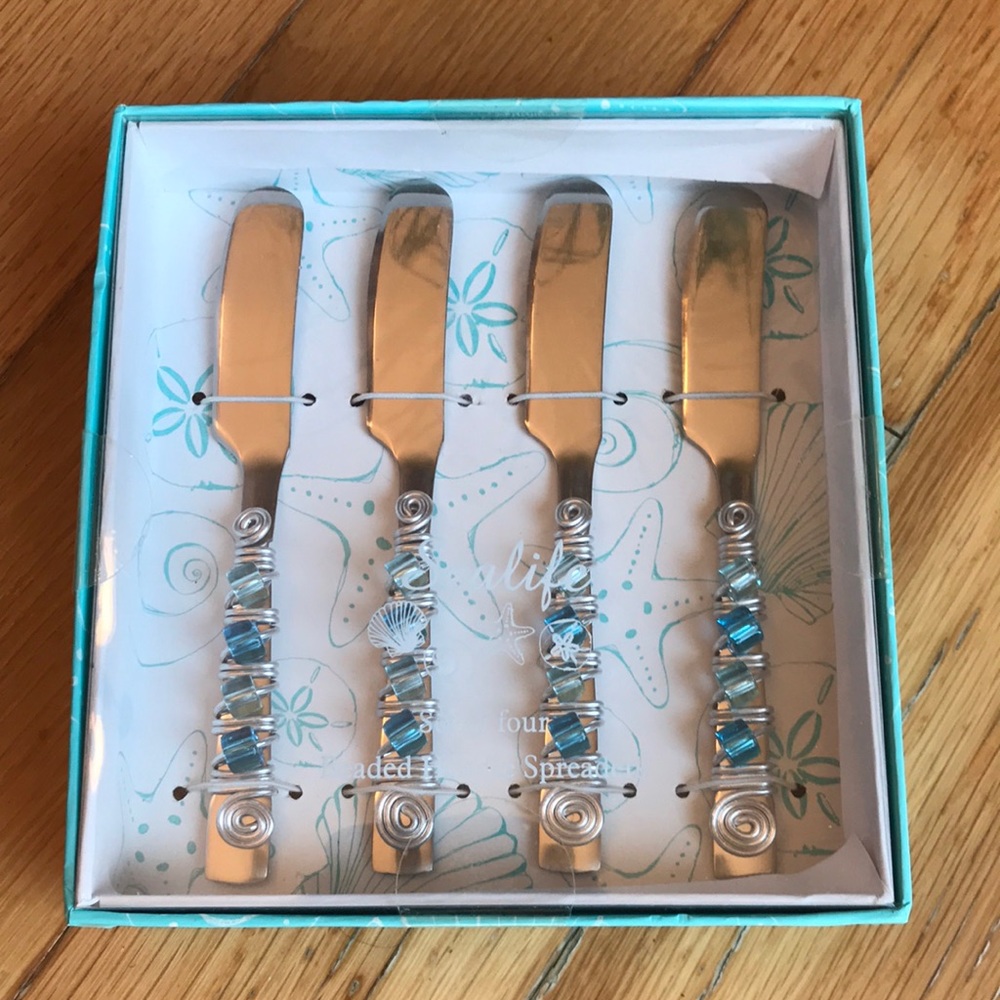 Sealife, set of four beaded handle spreaders